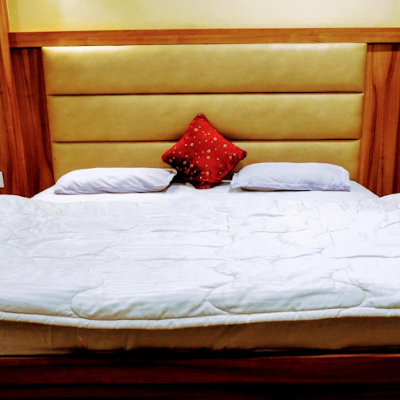 New Kumar Hotel & Banquet Lucknow Eksteriør bilde
