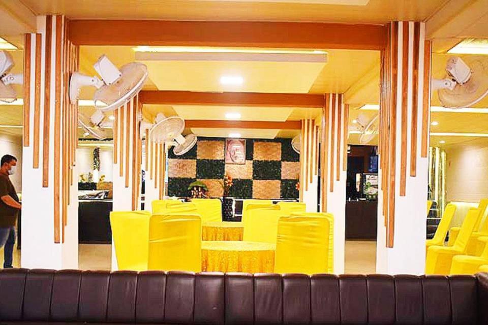 New Kumar Hotel & Banquet Lucknow Eksteriør bilde