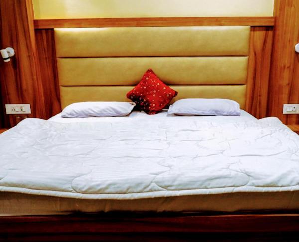 New Kumar Hotel & Banquet Lucknow Eksteriør bilde