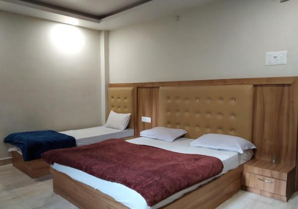 New Kumar Hotel & Banquet Lucknow Eksteriør bilde